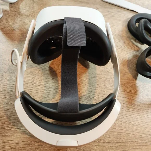 Meta Quest 2 VR Headset – Elite Strap w/ Battery + Carrying Case – Barely Used - Picture 7 of 10